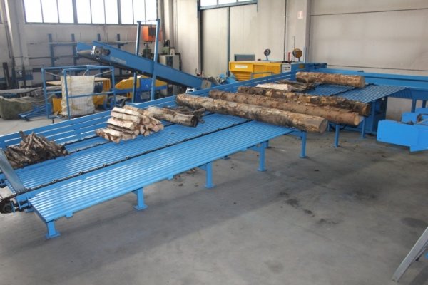 Продаем гидравлический станок (дровокол) по производству дров Pinosa EPC2400