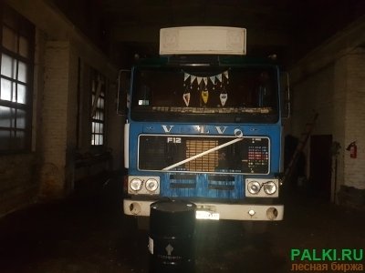 лесовоз Volvo F-12, 1985 года с манипулятором V-KRAN 1996 года