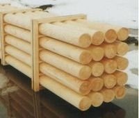 Оцилиндрованное бревно с выбранным продольным пазом