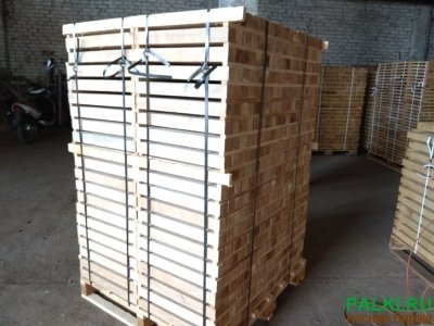 Покупаем сырой узкий брусок из дуба разной длины.